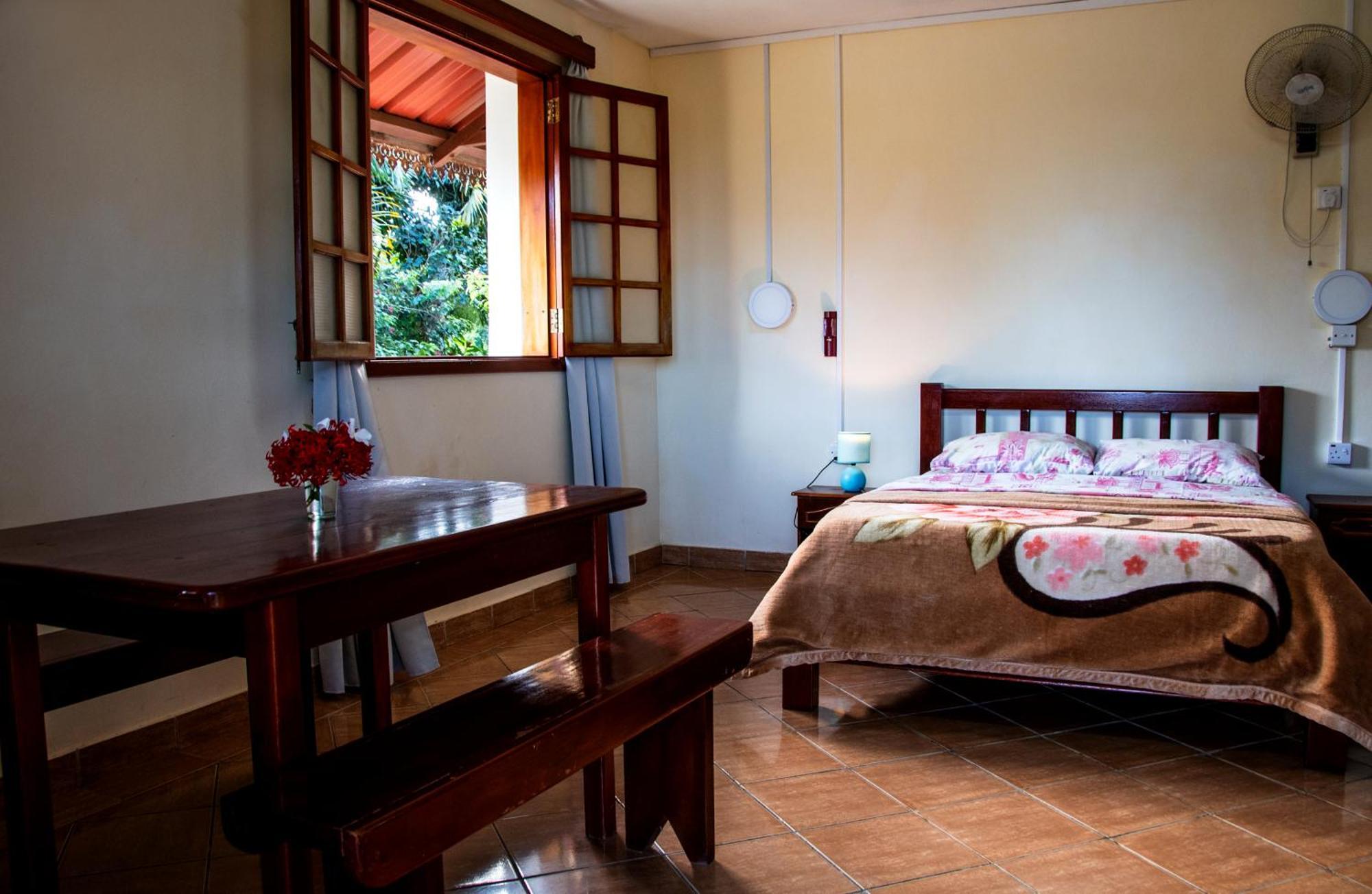 Le Tropical Chez Jeannette Bed & Breakfast Saint Gabriel Bilik gambar